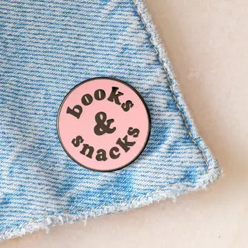 BOOKS & SNACKS PIN PNK