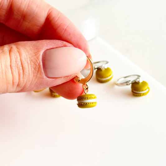 Pistachio Macaron Huggies